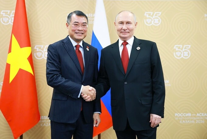 Thủ tướng Lê Minh Hưng gặp Tổng thống Nga Vladimir Putin ngày 18/6. Ảnh: TTXVN
