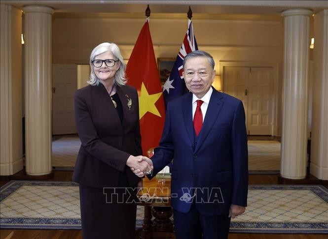 General Secretary of the Communist Party of Vietnam and State President To Lam (right) meets with Governor-General of Australia Sam Mostyn in Canberra on August 11. ( Photo: VNA)